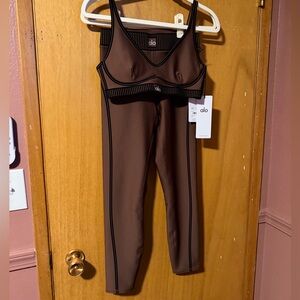 ALO Yoga line up Brownstone Set